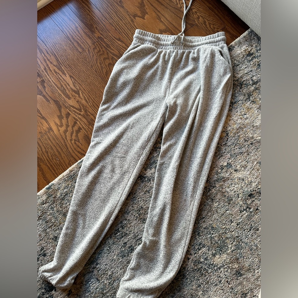 Suzette Collection — gray jogger — size M